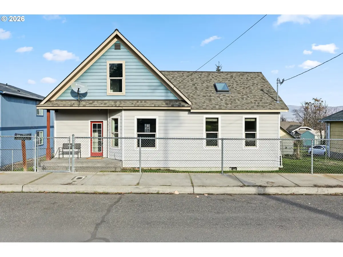 1211 E 10th St, The Dalles, OR 97058 - Image #1