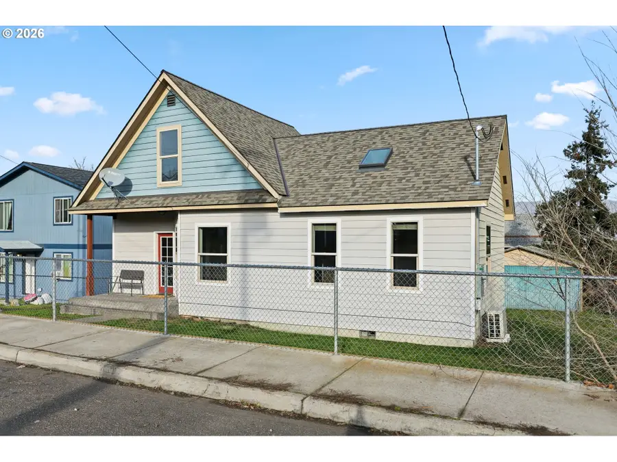 1211 E 10th St, The Dalles, OR 97058 - Image #2