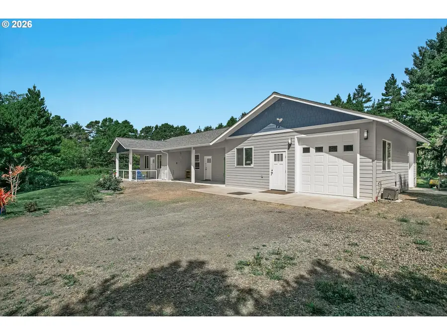 920 SW Tillicum Dr, Waldport, OR 97394 - #3