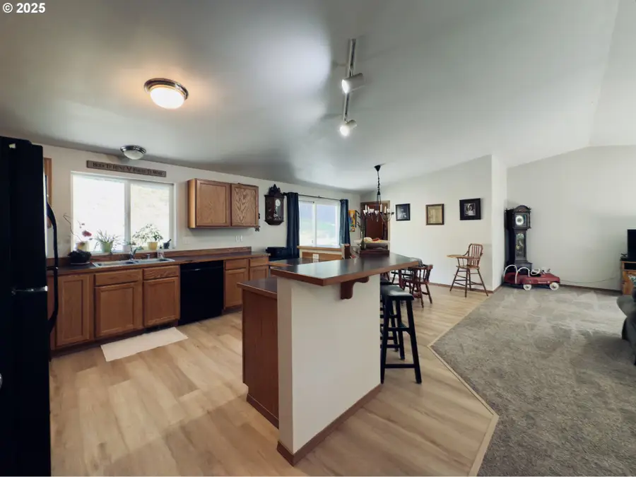 2037 Delameter Rd, Castle Rock, WA 98611 - Image #3