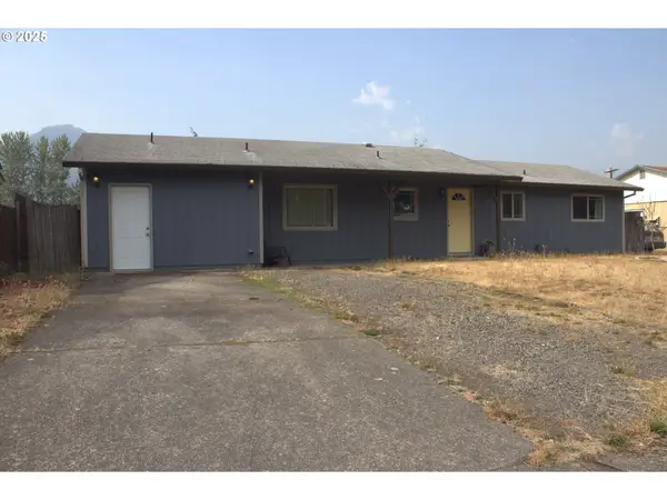 47658 W 1st St, Oakridge, OR 97463