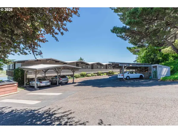 290 N 3rd Ct, CoosBay, OR 97420