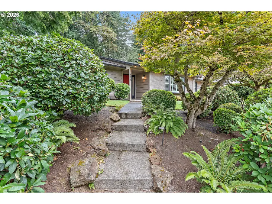 2615 SW Scenic Dr, Portland, OR 97225 - #3