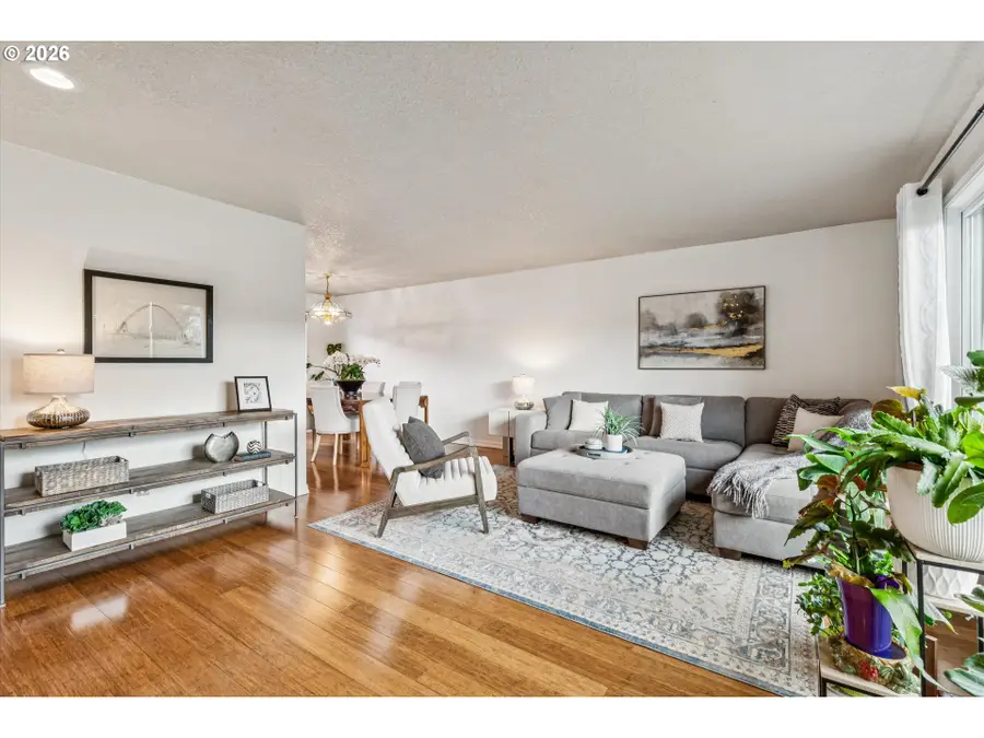 2931 SE Cornutt St, Hillsboro, OR 97123 - #2