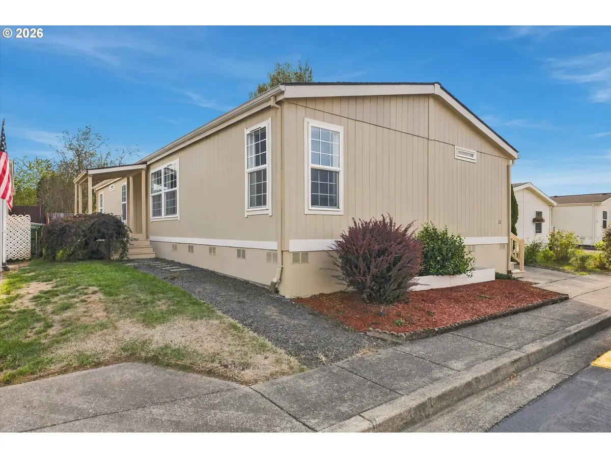 1000 S Mckern Ct, Newberg, OR 97132 - #1