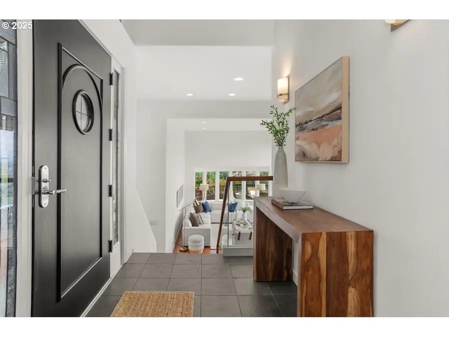 1558 SW Upper Hall St, Portland, OR 97201 - Image #3