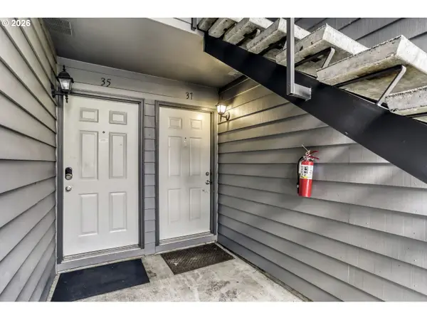 6745 SW Scholls Ferry Rd #37, Beaverton, OR 97008