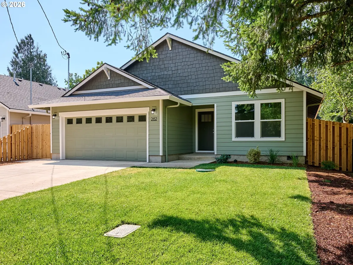 262 SE Ivy St, Mill City, OR 97360 - #1