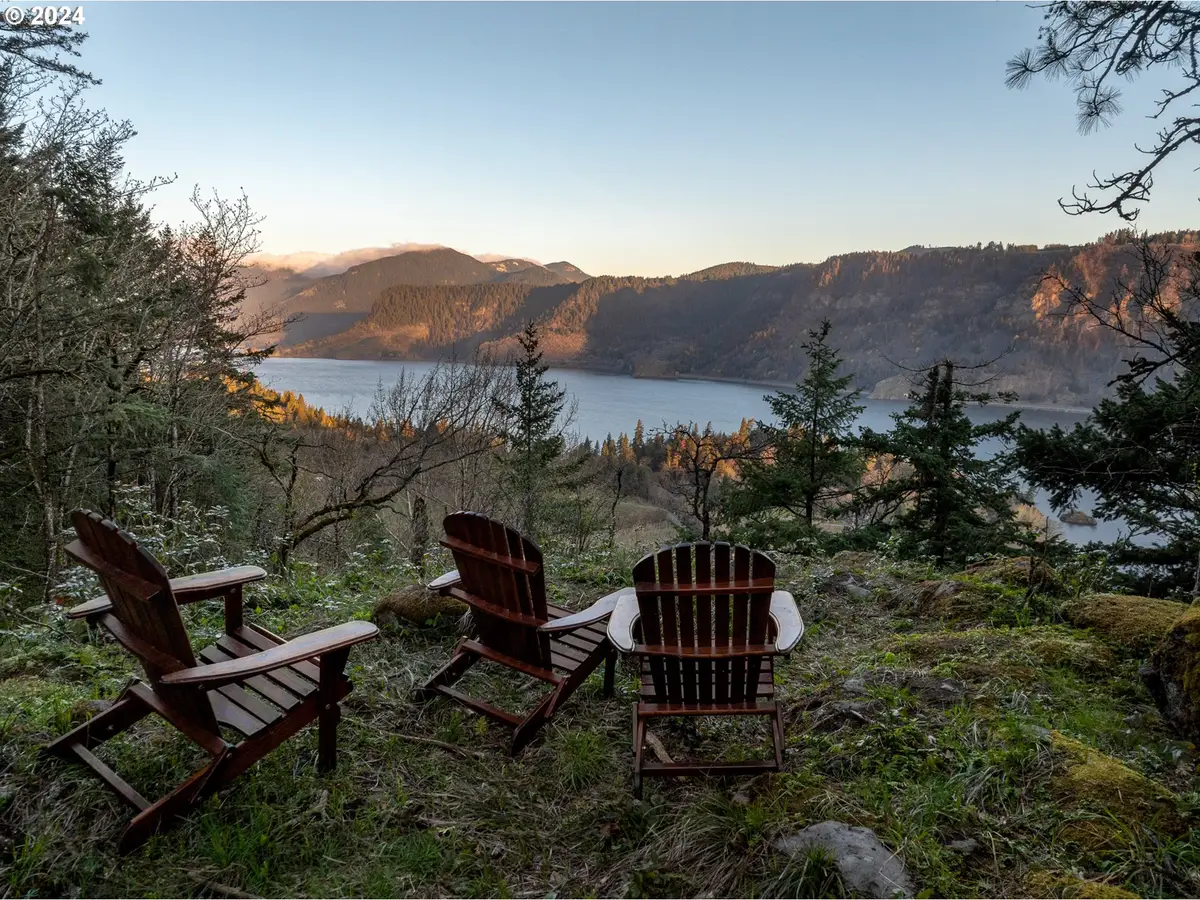 476 Country Club Rd, Hood River, OR 97031 - #1