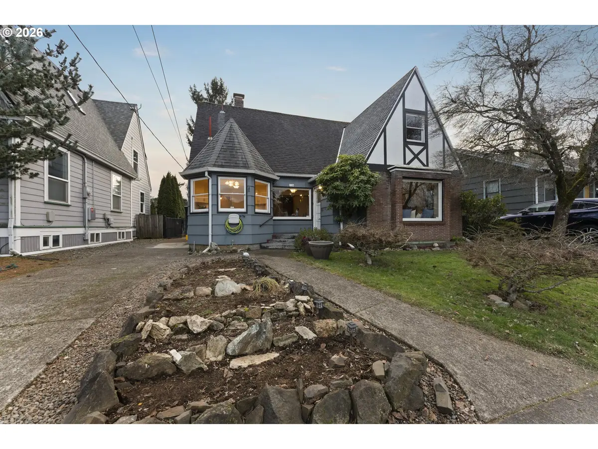7126 N Ivanhoe St, Portland, OR 97203 - Image #1
