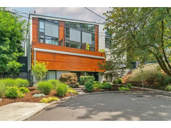 245 SW Meade St #G2, Portland, OR 97201