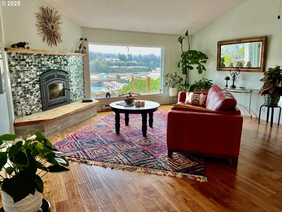 236 Fountain Ct, Brookings, OR 97415 - Image #3