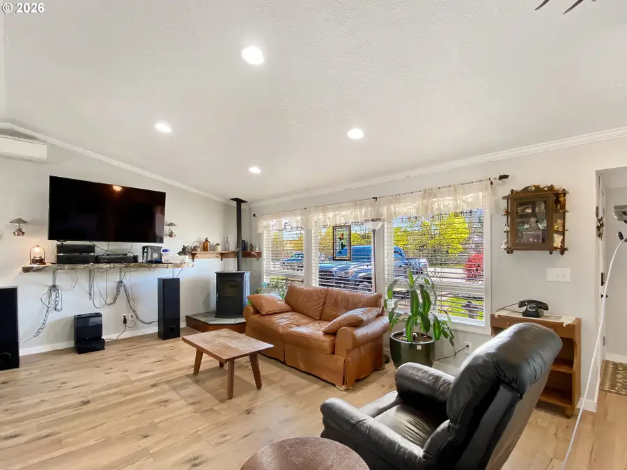 545 SW Monroe St, Sheridan, OR 97378 - #3