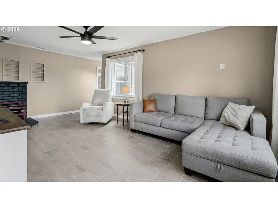 617 SE 8th St, Pendleton, OR 97801 - #3