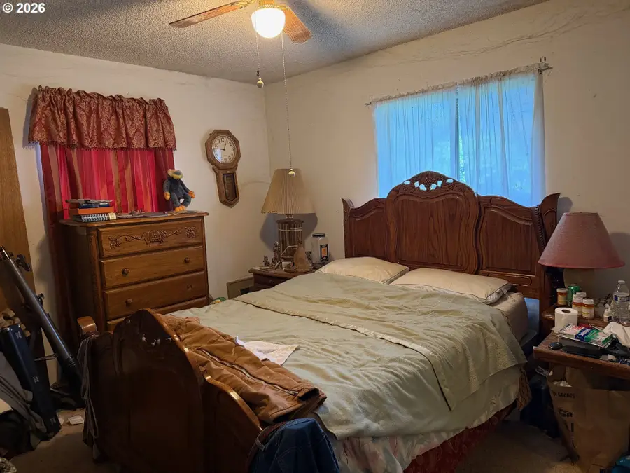 332 SE Pitzer St, Roseburg, OR 97470 - #3
