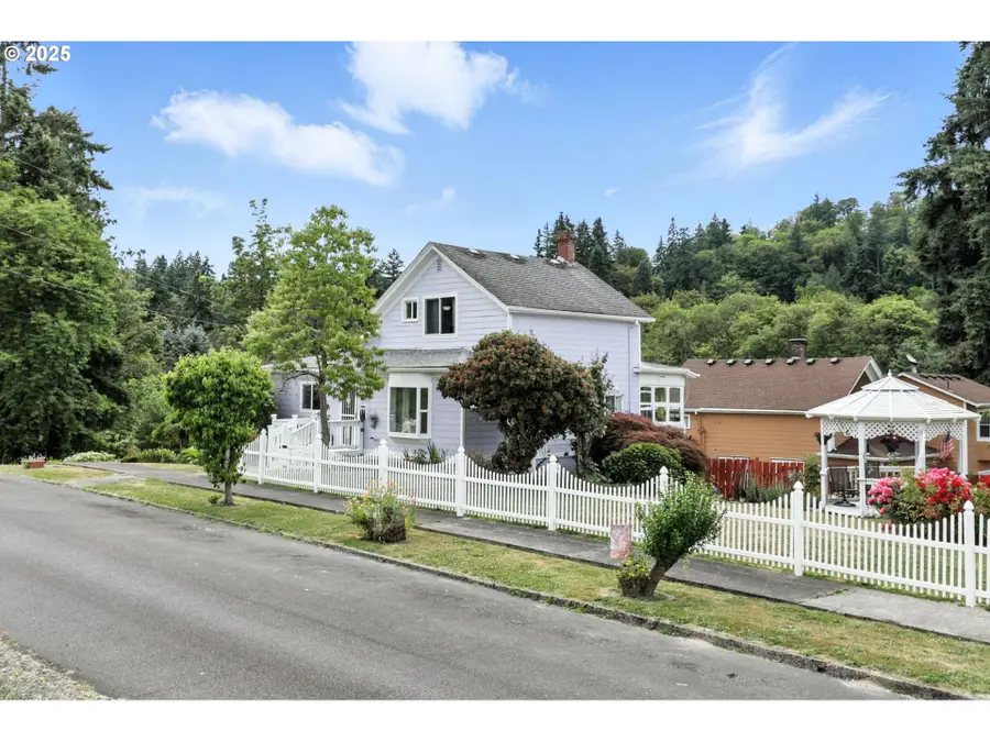 318 W 1st St, Rainier, OR 97048 - Image #3