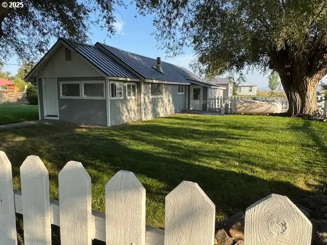 1645 4th St, Haines, OR 97833 - Image #2