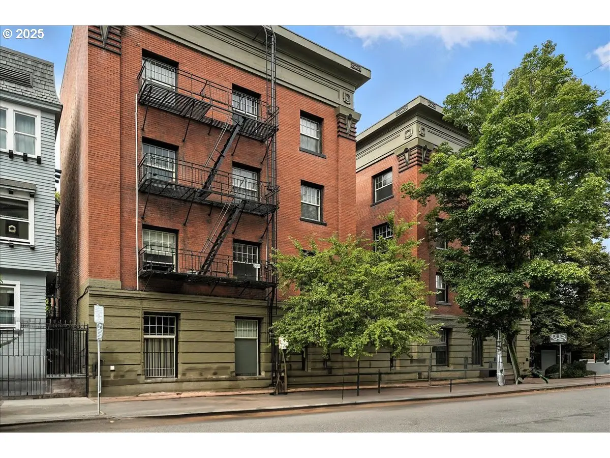 2109 NW Irving St #211, Portland, OR 97210 - #1