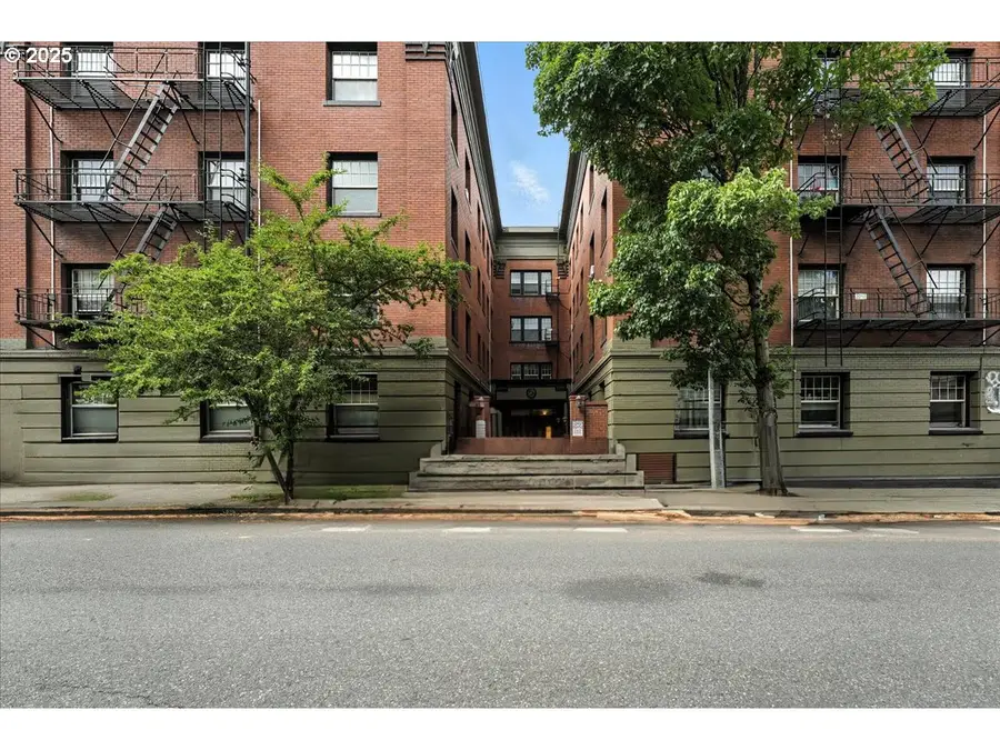 2109 NW Irving St #211, Portland, OR 97210 - #3