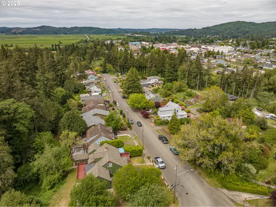 851 S 1st Ave, Coquille, OR 97423 - Image #2