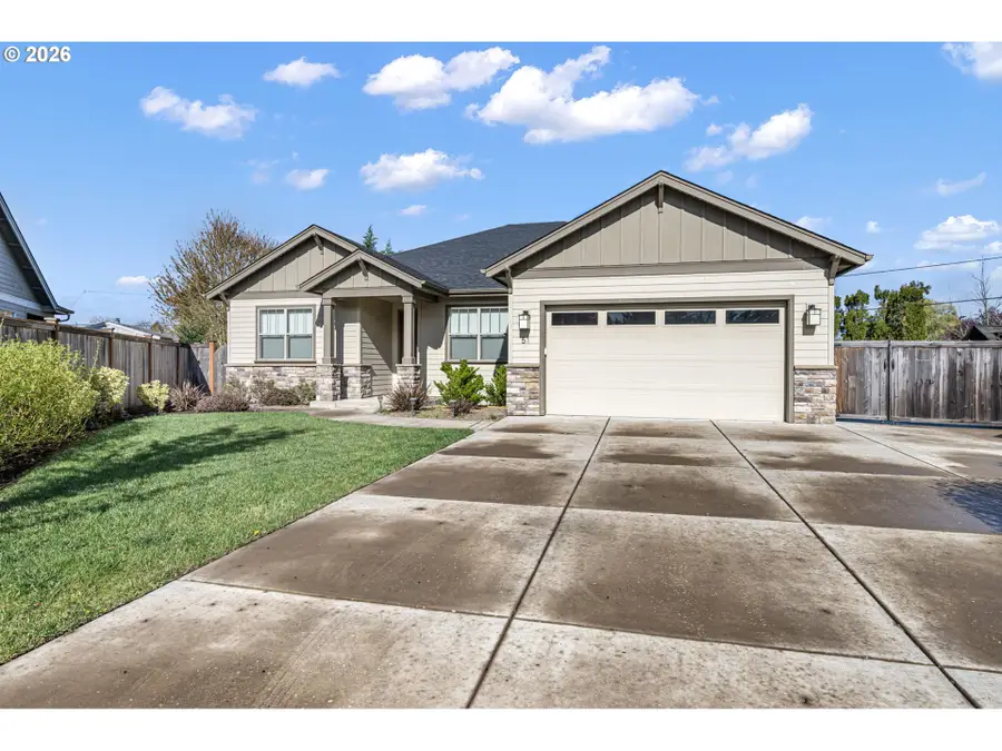 51 Grizzly Ave, Eugene, OR 97404 - #2