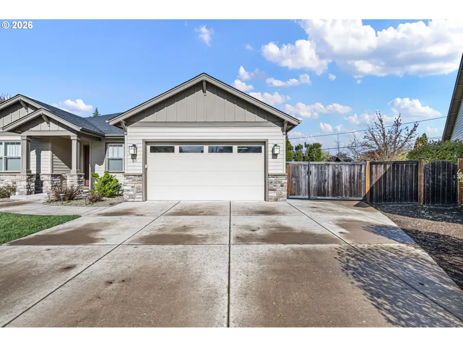 51 Grizzly Ave, Eugene, OR 97404 - #3