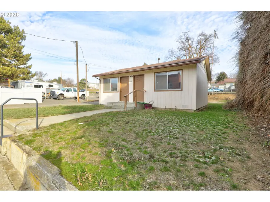 1013 Clark St, Wasco, OR 97065 - #3