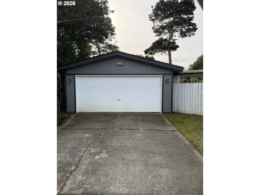 1570 Kallakalla Ct, Florence, OR 97439 - #2