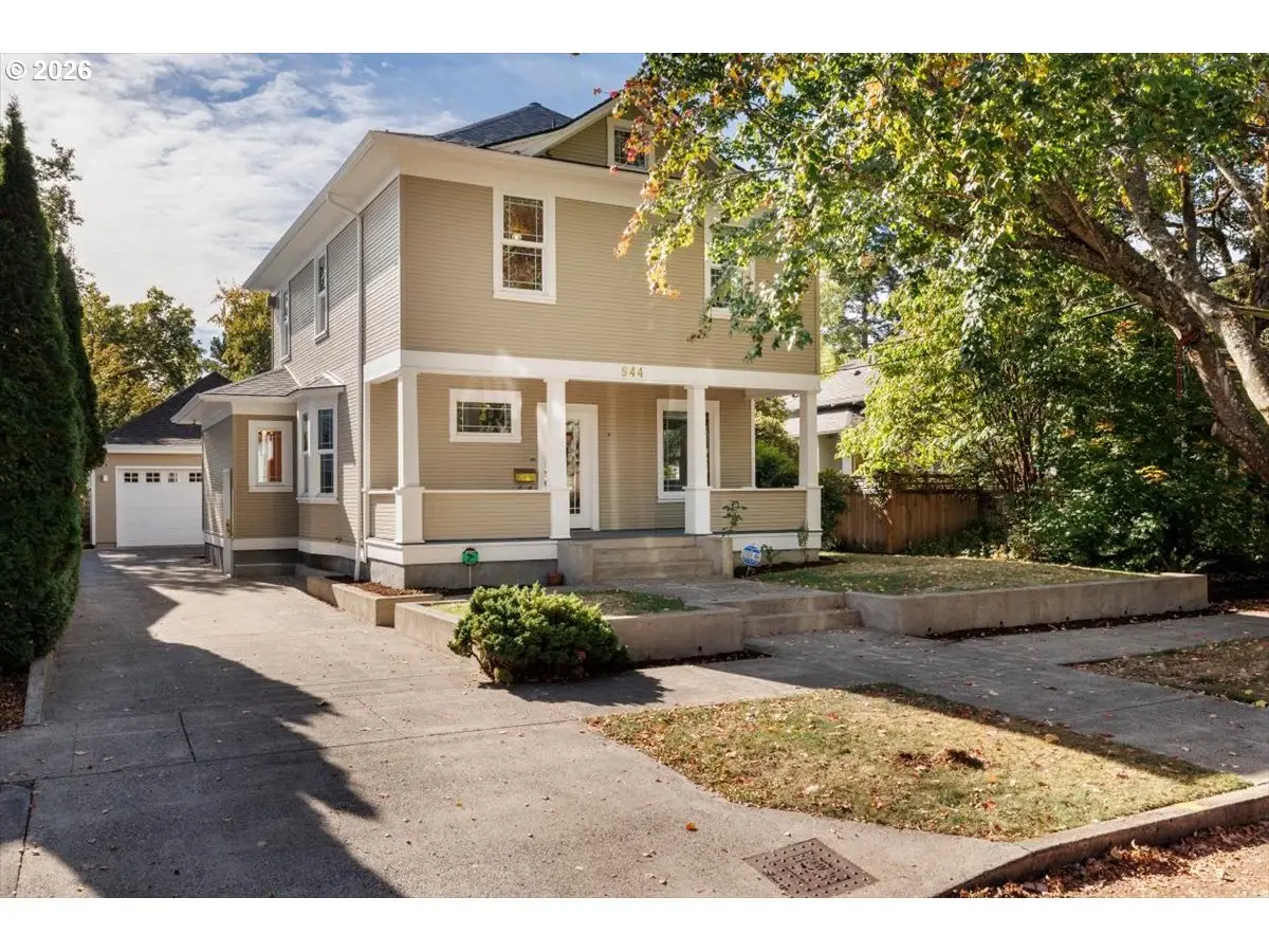944 SE Sherrett St, Portland, OR 97202 - #1