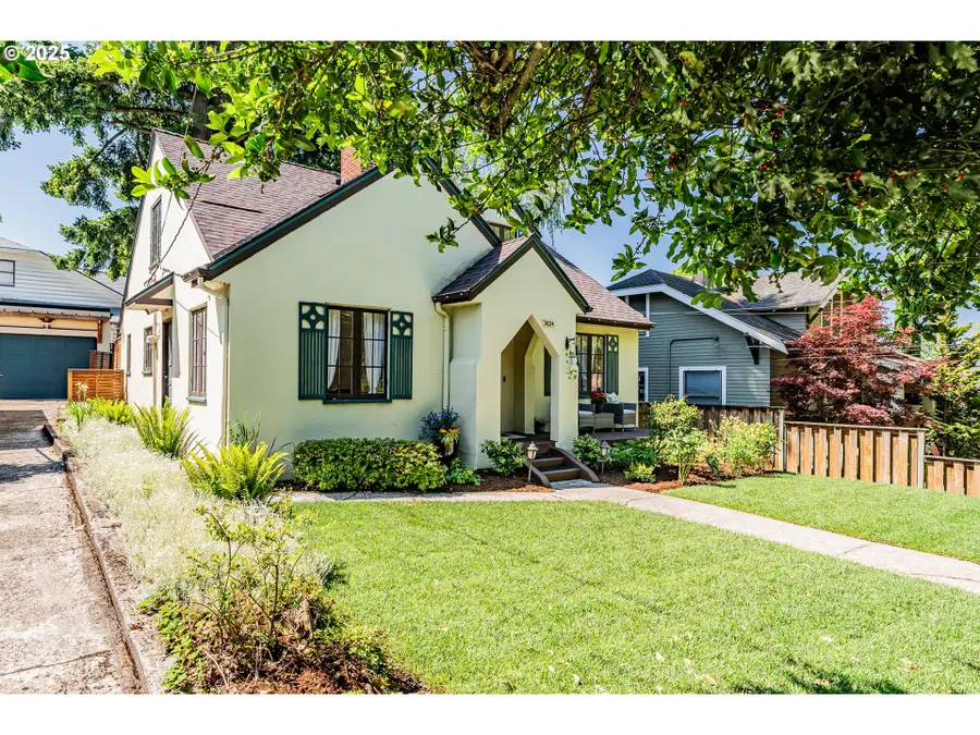 3824 SE Carlton St, Portland, OR 97202 - Image #2