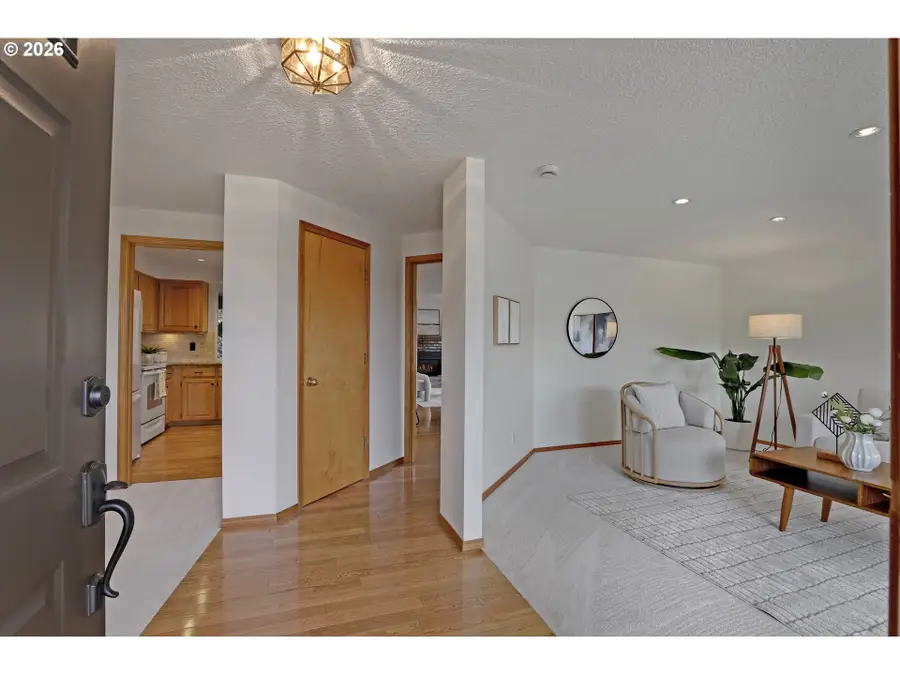 11241 SW Summer Lake Dr, Portland, OR 97223 - #2