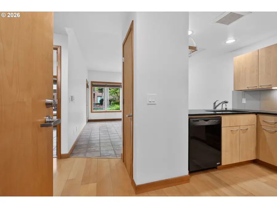 400 W 8th St, Vancouver, WA 98660 - #3