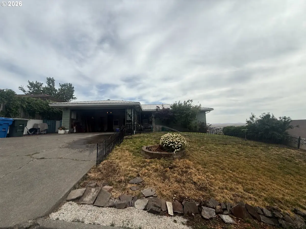 1328 NW King Ave, Pendleton, OR 97801 - #1