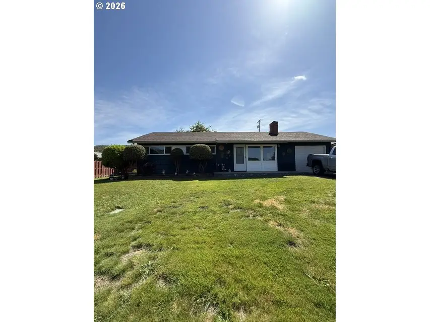 247 Oak St, Riddle, OR 97469 - #1