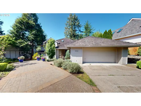 1912 Sunburst Ter, WestLinn, OR 97068