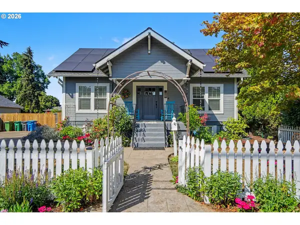 914 Pine St, Silverton, OR 97381