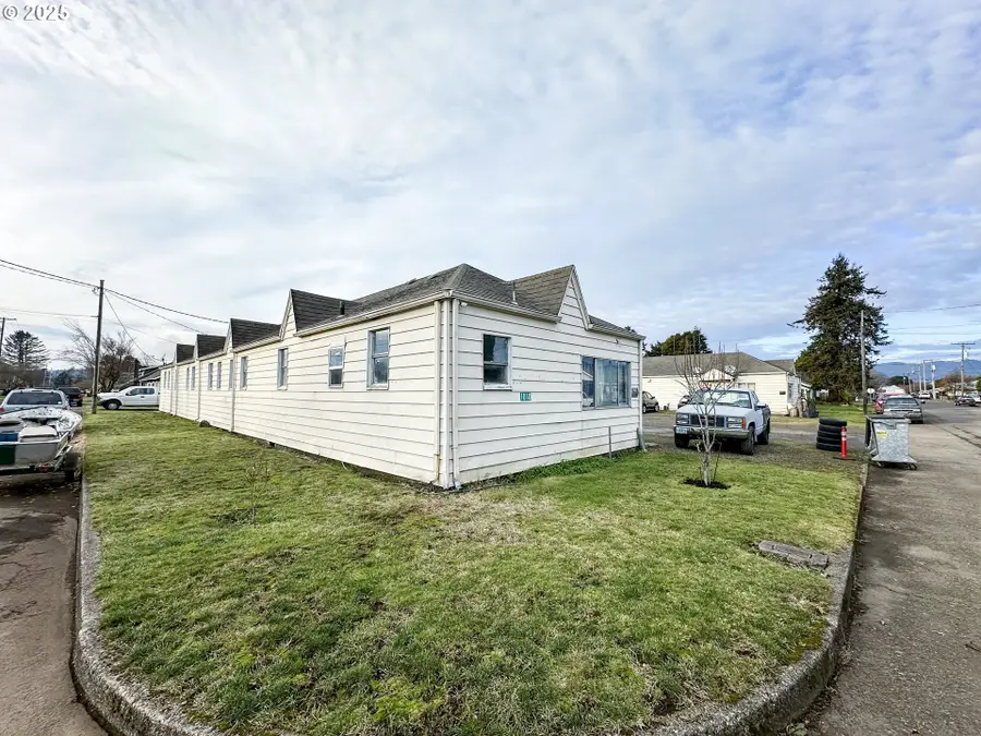 1010 Ivy Ave, Tillamook, OR 97141 - Image #2