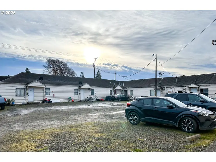1010 Ivy Ave, Tillamook, OR 97141 - Image #3