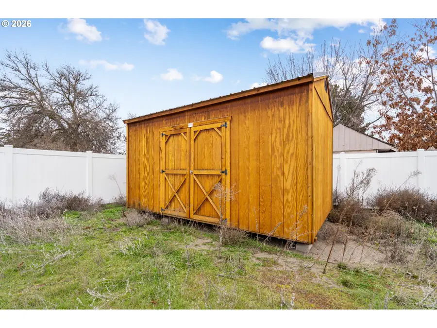 110 Esther Ct, Irrigon, OR 97844 - #3