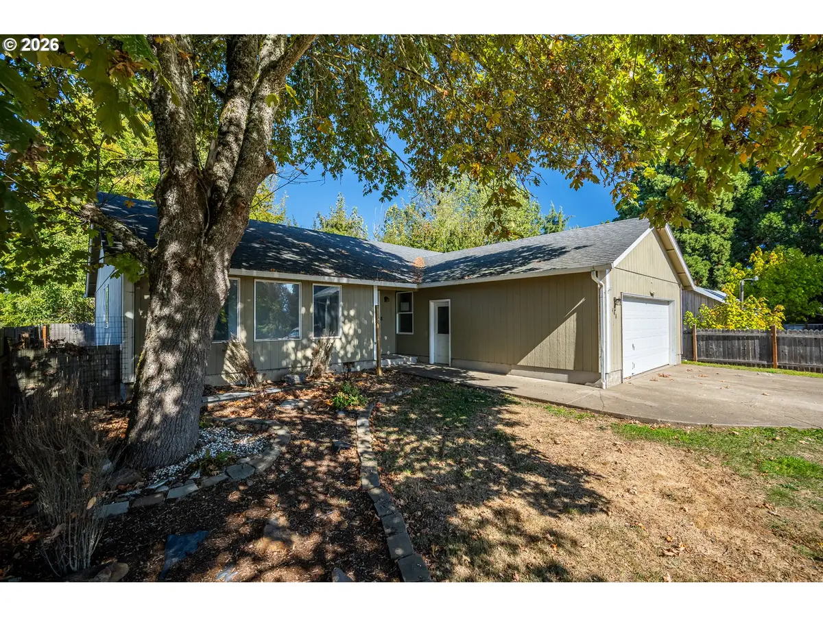 408 W Bishop Way, Brownsville, OR 97327 - #1