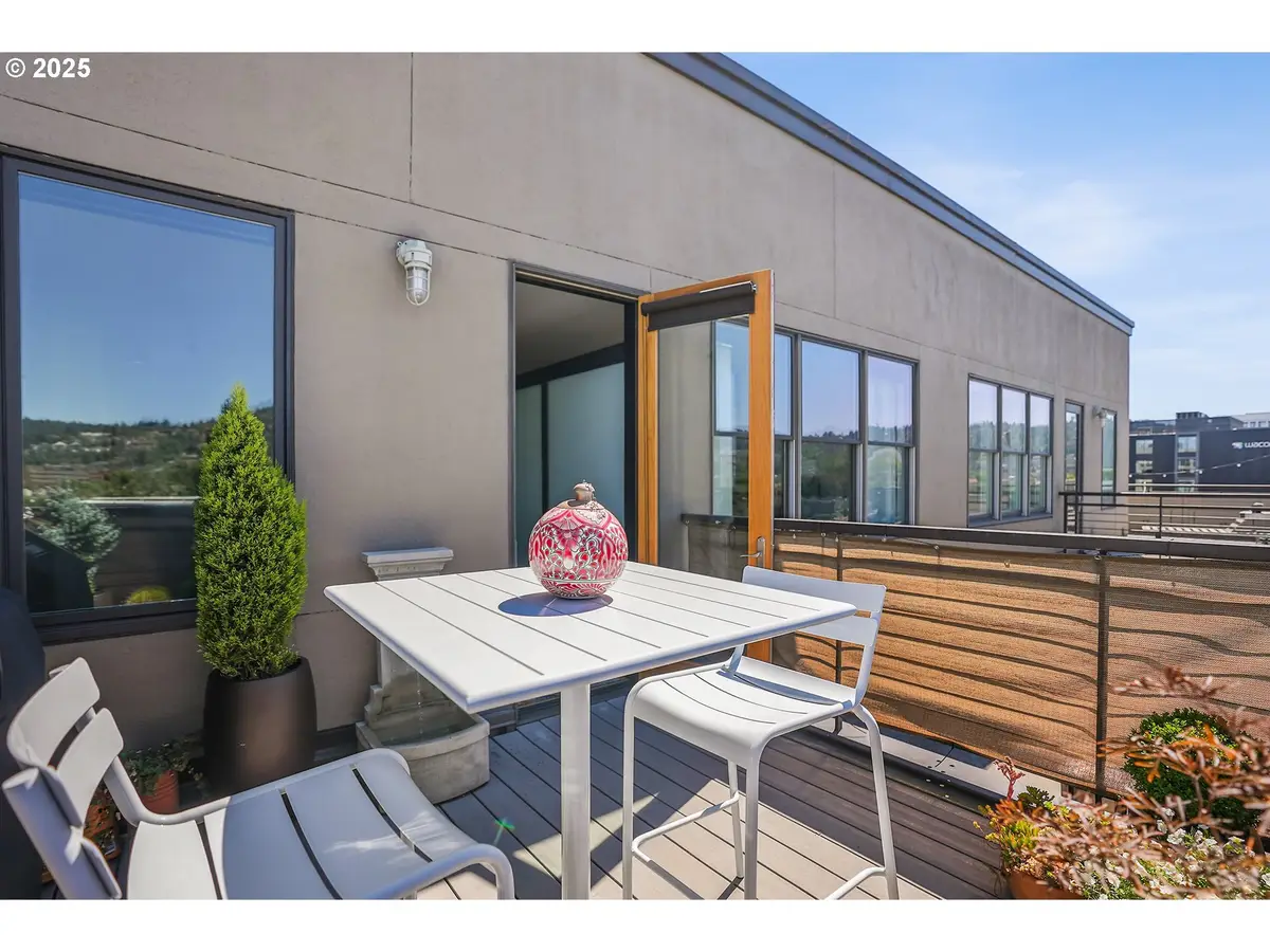 1420 NW Lovejoy St #714, Portland, OR 97209 - Image #1