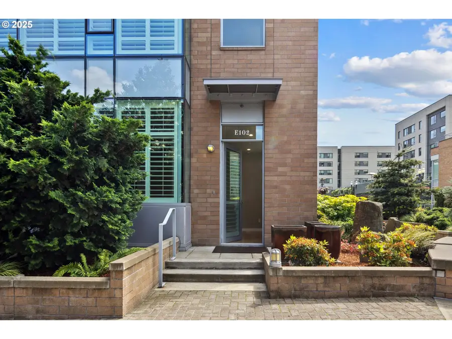 1920 S River Dr #E102, Portland, OR 97201 - Image #2