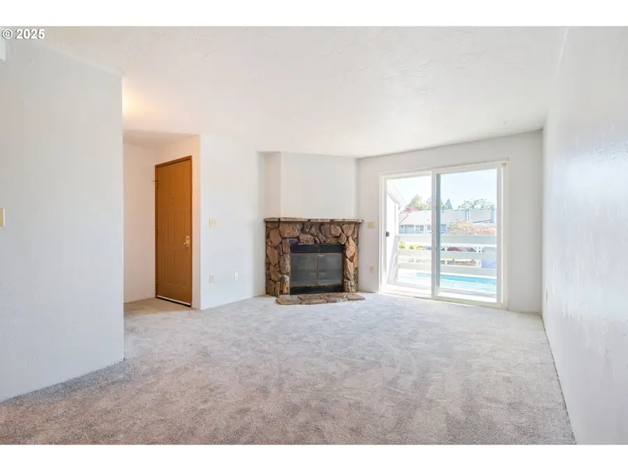 650 Harlow Rd #240, Springfield, OR 97477 - Image #2