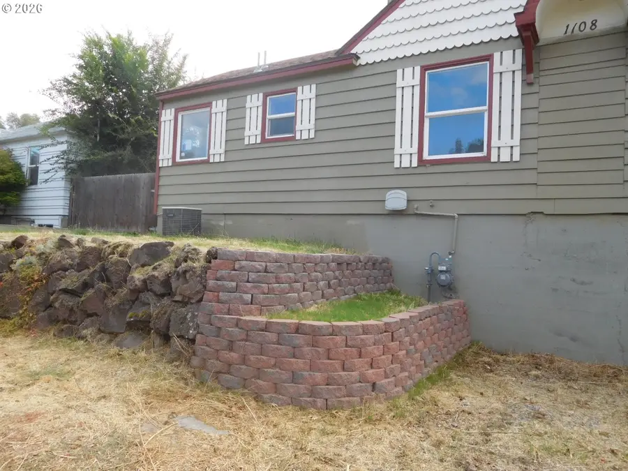 1108 SW Goodwin Pl, Pendleton, OR 97801 - #3