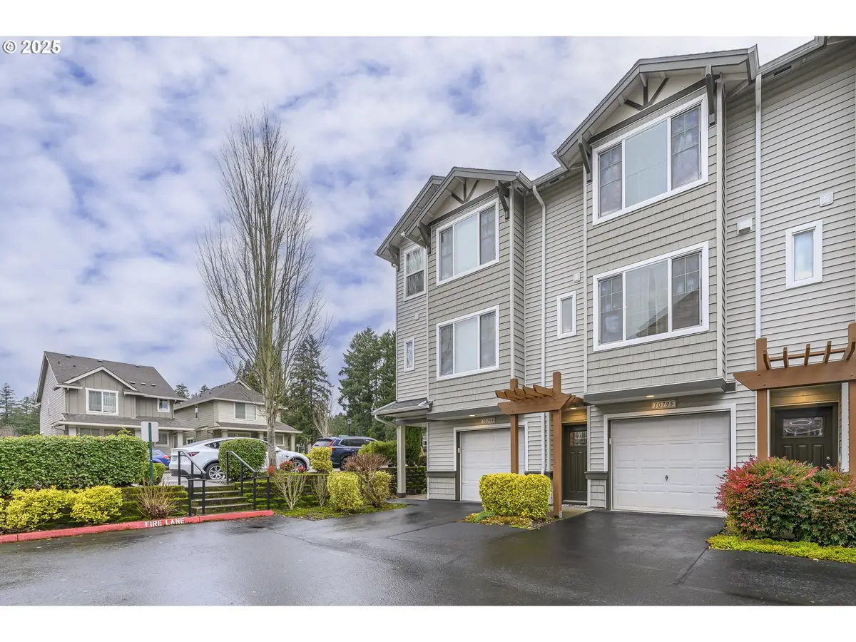 10795 NE Gateway Pl, Hillsboro, OR 97006 - Image #1