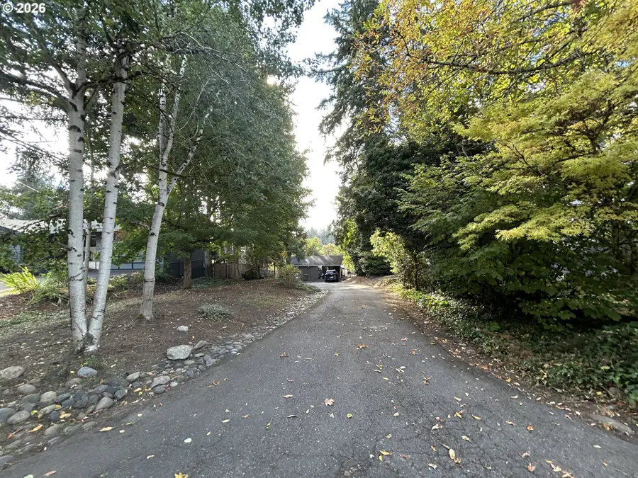 4790 Upper Dr, Lake Oswego, OR 97035 - #2