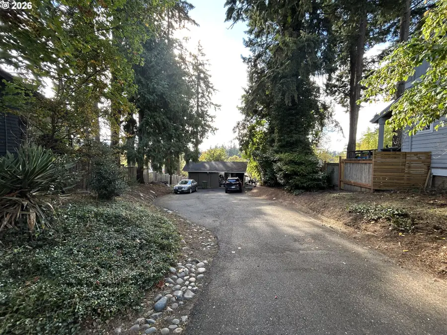 4790 Upper Dr, Lake Oswego, OR 97035 - #3