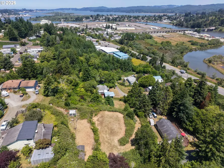 93718 Buchanan Ln, Bunker Hill, OR 97420 - #2