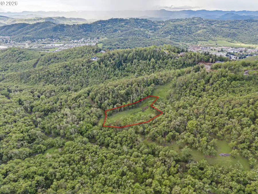 881 Southridge Way, Roseburg, OR 97470 - #3