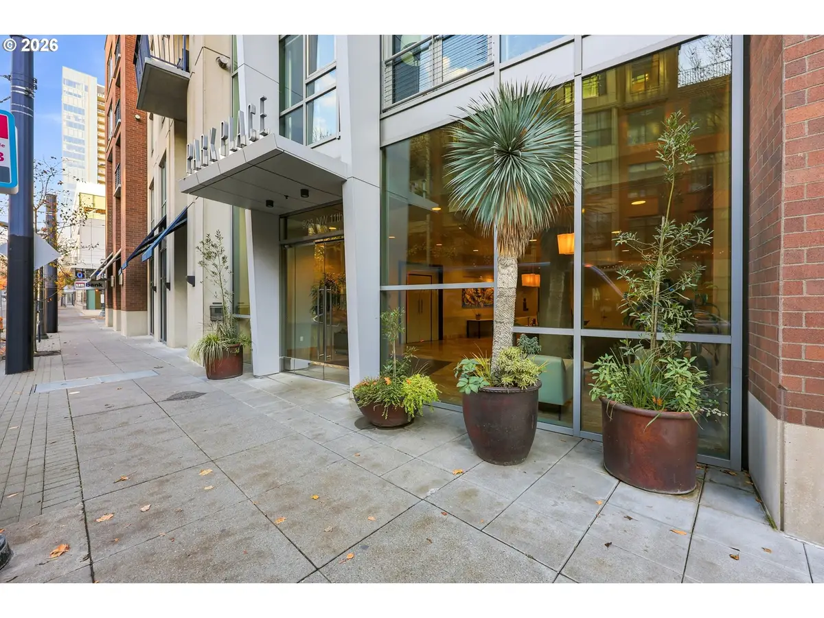 922 NW 11th Ave #305, Portland, OR 97209 - Image #1